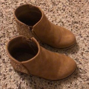 Toddler booties size 7